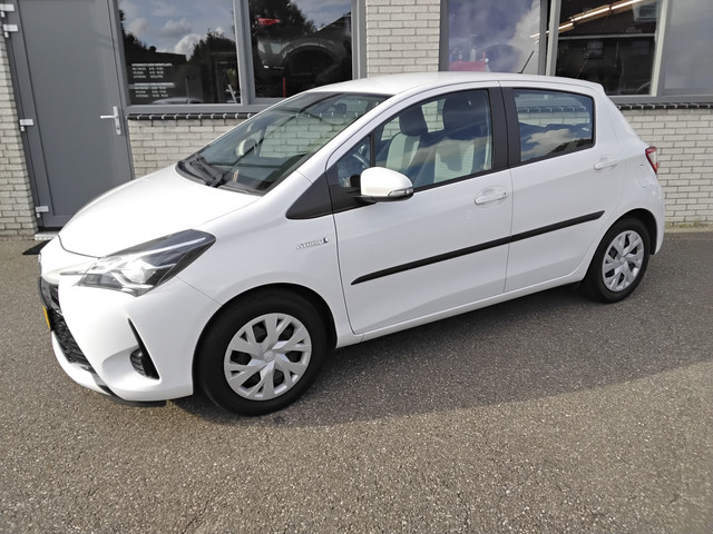 Foto 5 van Toyota Yaris 1.5 Hybrid Aspiration *cruise*climate*camera*