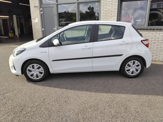 Foto 4 van Toyota Yaris 1.5 Hybrid Aspiration *cruise*climate*camera*