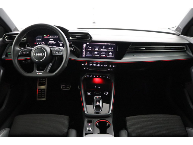 Foto 5 van Audi A3 Limousine 35 TFSI S edition | S-Line | Panoramadak | Sonos | RS-Velgen | Carplay | Stoelverw