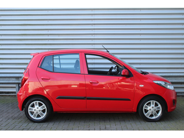 Foto 10 van Hyundai I10 1.1 69pk i-Drive Cool NL-Auto NAP 1e Eigenaar