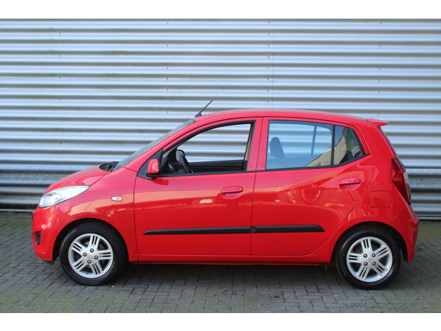 Foto 6 van Hyundai I10 1.1 69pk i-Drive Cool NL-Auto NAP 1e Eigenaar