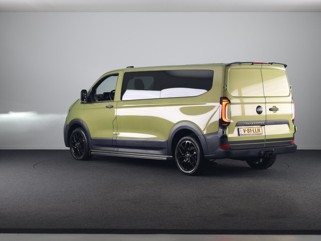 Foto 8 van Volkswagen Transporter 2.0 TDI L2H1 30 PanAmericana DC Luxe Dubbel Cabine | Stylingpakket | Trekhaak