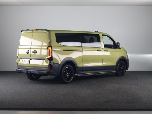 Foto 7 van Volkswagen Transporter 2.0 TDI L2H1 30 PanAmericana DC Luxe Dubbel Cabine | Stylingpakket | Trekhaak