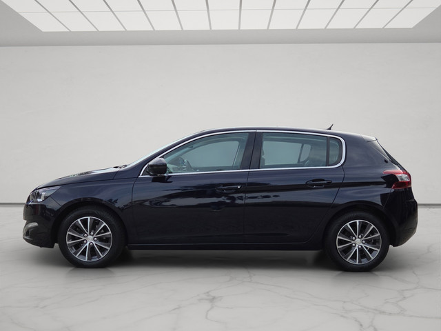 Foto 5 van Peugeot 308 1.2 e-THP Blue Lease Premium