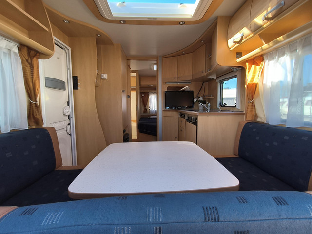 Foto 6 van Dethleffs Camper 450 DB Mover Lengtebed Zit Unico