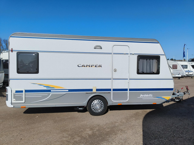 Foto 8 van Dethleffs Camper 450 DB Mover Lengtebed Zit Unico