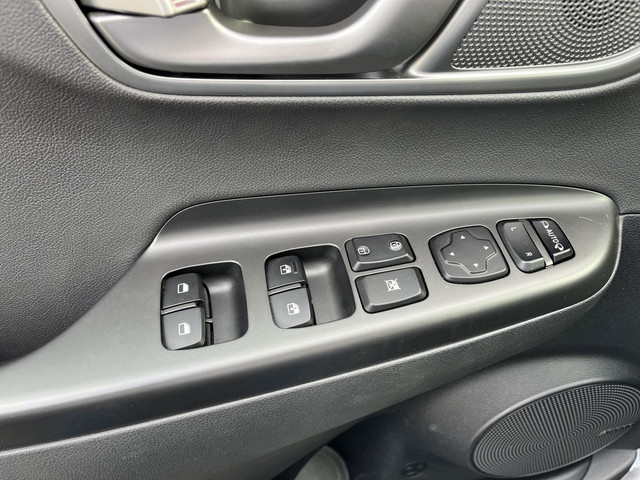Foto 2 van Hyundai Kona EV Premium 64 kWh | Rijklaarprijs! | 3 jaar garantie | Meest luxe uitvoering |