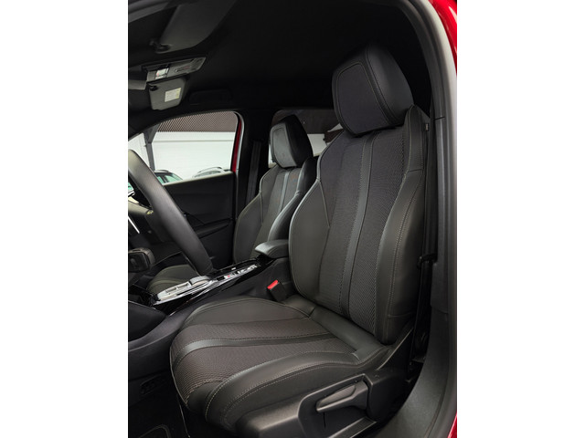 Foto 5 van Peugeot 2008 1.2 Hybrid 145 GT CarPlay 360° Camera