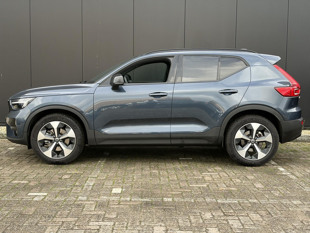 Foto 4 van Volvo XC40 2.0 B4 Plus Dark / Stuur- Stoelverwarming / Trekhaak / Harman Kardon / All-Season banden