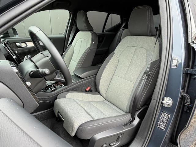 Foto 6 van Volvo XC40 2.0 B4 Plus Dark / Stuur- Stoelverwarming / Trekhaak / Harman Kardon / All-Season banden