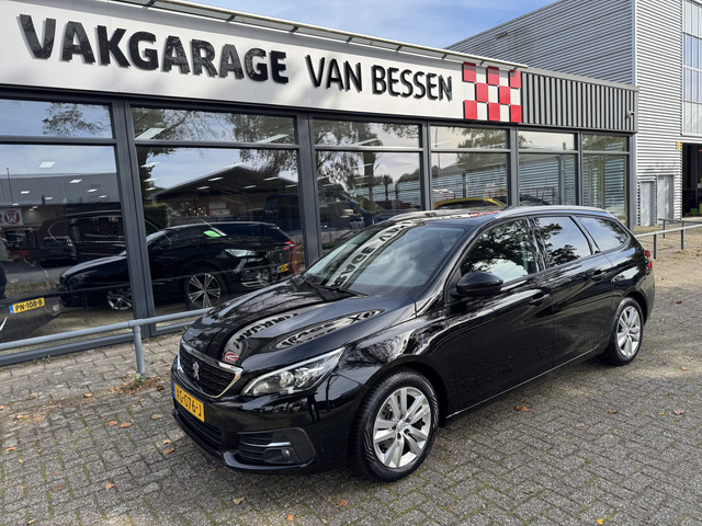 Foto 2 van Peugeot 308 SW 1.2 PureTech Blue Lease Executive PANO-TREKHAAK-CLIMA-LED