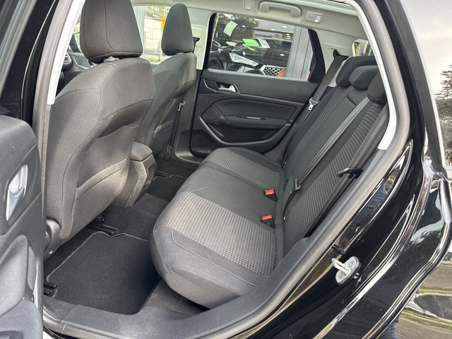Foto 7 van Peugeot 308 SW 1.2 PureTech Blue Lease Executive PANO-TREKHAAK-CLIMA-LED