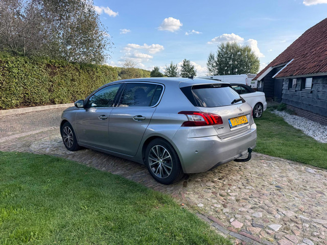 Peugeot 308 1.2 PureTech Allure-NL auto-NW RIEM-Navi-Trekhaak-Camera-Pano-