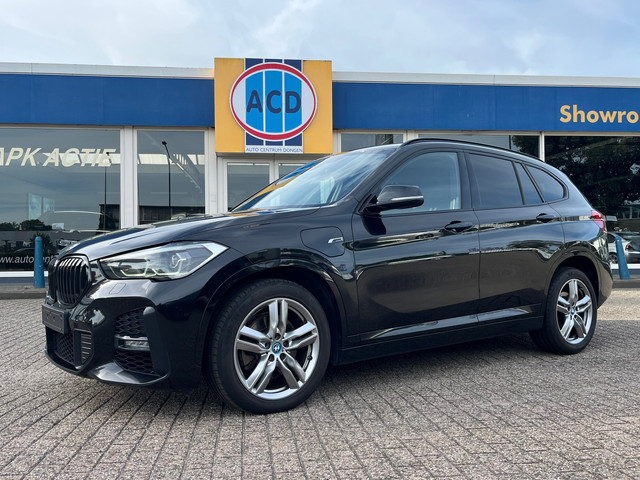 Foto 10 van BMW X1 XDrive25e M-Pakket High Executive Edition | Trekhaak | M-Sport |