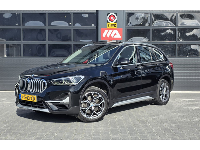 BMW X1 SDrive20i Business Edition Plus | PANO | LEDER | TREKHAAK | NAP | 1E EIGENAAR