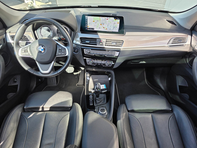 Foto 10 van BMW X1 SDrive20i Business Edition Plus | PANO | LEDER | TREKHAAK | NAP | 1E EIGENAAR