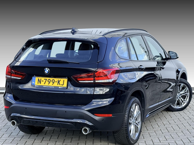 Foto 2 van BMW X1 sDrive20i High Executive M-PAKKET | CARPLAY | CAMERA | LED