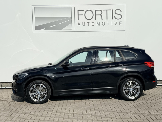 Foto 8 van BMW X1 sDrive20i High Executive M-PAKKET | CARPLAY | CAMERA | LED