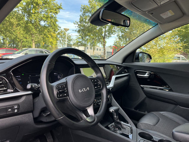 Foto 4 van Kia Niro 1.6 GDi Hybrid DynamicLine Trekhaak Incl. Beurt