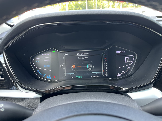 Foto 2 van Kia Niro 1.6 GDi Hybrid DynamicLine Trekhaak Incl. Beurt
