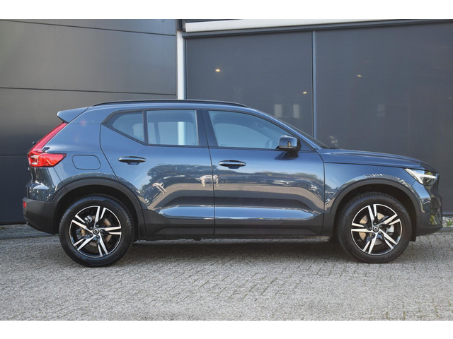 Foto 4 van Volvo XC40 B4 Plus Dark | Trekhaak | Verwarmbare voorstoelen, voorruit en stuurwiel | Premium audio