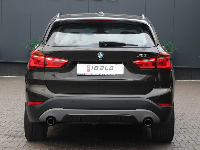 Foto 7 van BMW X1 sDrive20i SportLine | Trekhaak | NL-auto |