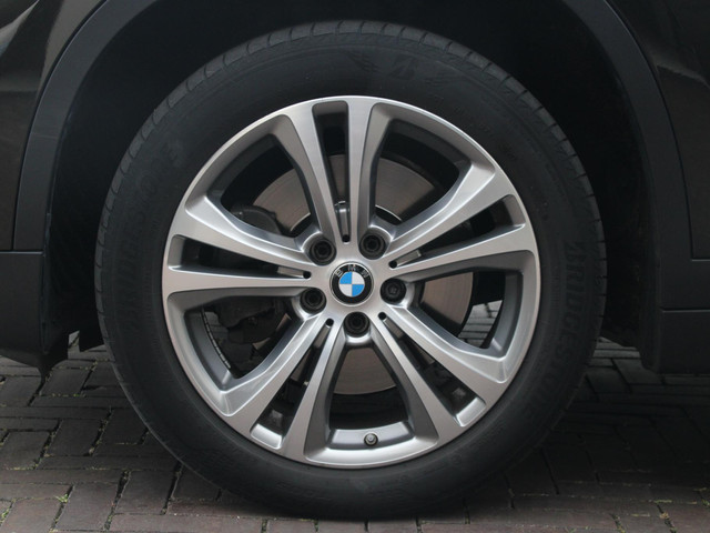 Foto 10 van BMW X1 sDrive20i SportLine | Trekhaak | NL-auto |