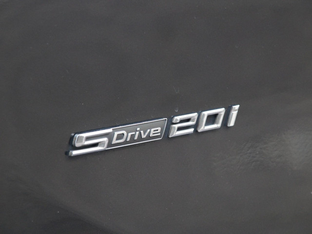 BMW X1 sDrive20i SportLine | Trekhaak | NL-auto |