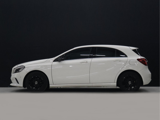 Foto 4 van Mercedes-Benz A-Klasse 160 Ambition [CRUISE CONTROL, PDC V+A, STUURWIEL MULTIFUNCTIONEEL, CLIMATE CO