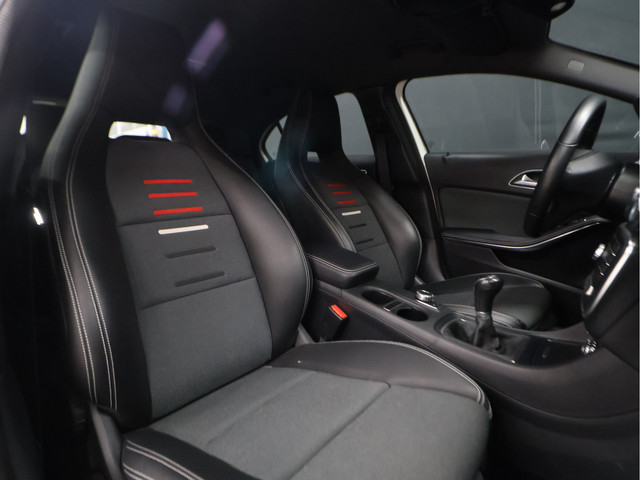Foto 7 van Mercedes-Benz A-Klasse 160 Ambition [CRUISE CONTROL, PDC V+A, STUURWIEL MULTIFUNCTIONEEL, CLIMATE CO