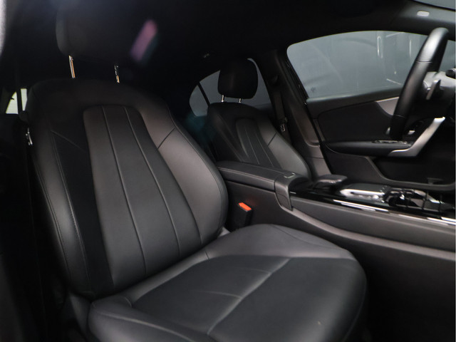 Foto 7 van Mercedes-Benz A-Klasse 180 Business Solution Luxury [STOELVERWARMING, CAMERA, DIGITAL DASH, CRUISE C