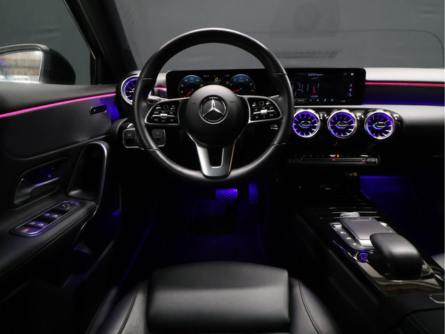 Foto 8 van Mercedes-Benz A-Klasse 180 Business Solution Luxury [STOELVERWARMING, CAMERA, DIGITAL DASH, CRUISE C