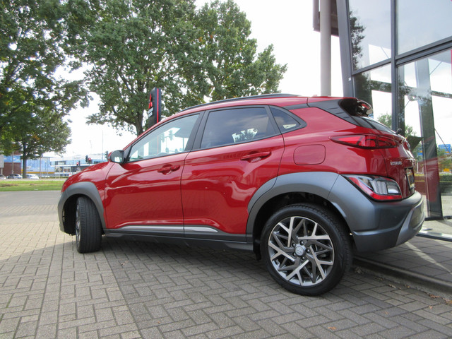 Foto 7 van Hyundai KONA 1.6 GDI HEV Premium (bj 2021, automaat)