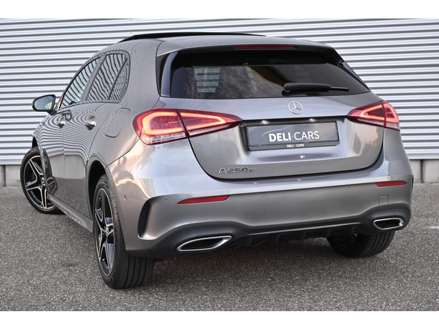 Foto 3 van Mercedes-Benz A-Klasse 250 e Business Solution AMG Limited | Head Up | 360 | Memory | Widescreen | A