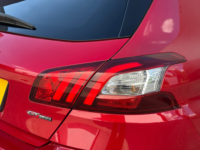 Foto 6 van Peugeot 308 1.2 GT-Line Automaat Glazendak Leer
