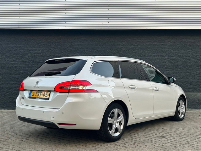 Foto 6 van Peugeot 308 SW 1.2 Automaat Glazendak Leer Led Xenon Nap Orgineel nederlands