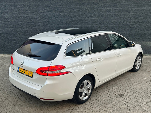 Foto 5 van Peugeot 308 SW 1.2 Automaat Glazendak Leer Led Xenon Nap Orgineel nederlands