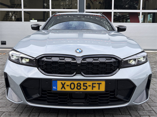 Foto 3 van BMW 3 Serie Touring M340i xDrive NL-Auto Vol (bj 2023)