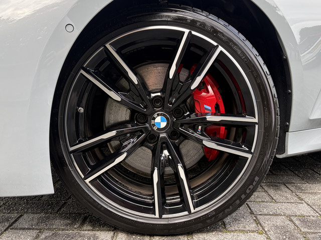 Foto 2 van BMW 3 Serie Touring M340i xDrive NL-Auto Vol (bj 2023)