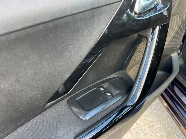 Foto 10 van Peugeot 208 1.0 VTi Access - LET OP TIK IN DE MOTOR !