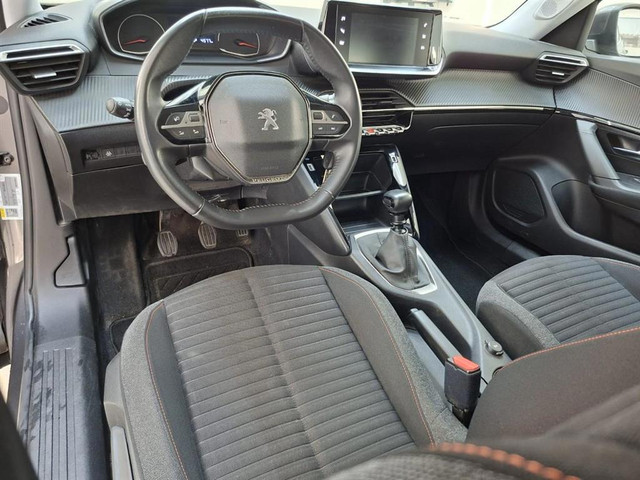 Foto 6 van Peugeot 2008 1.2 Active 2jr APK trekhaak LED