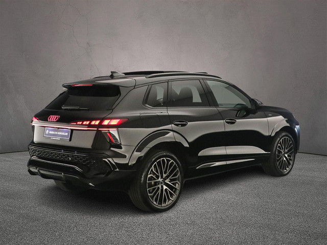 Foto 4 van Audi Q3 1.5 e-hybrid S edition | Panoramadak | Trekhaak | Head-Up | SONOS | Privacy Glas | Dodehoek