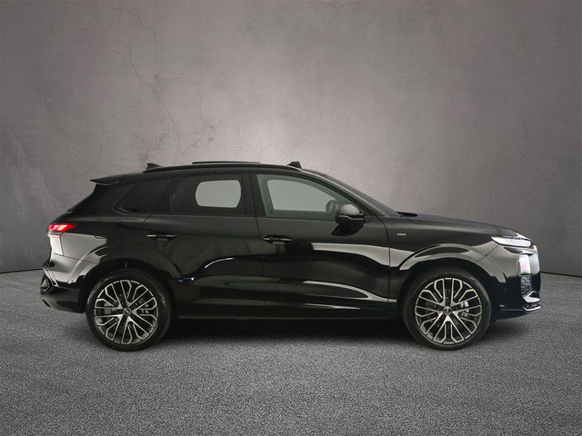Foto 2 van Audi Q3 1.5 e-hybrid S edition | Panoramadak | Trekhaak | Head-Up | SONOS | Privacy Glas | Dodehoek