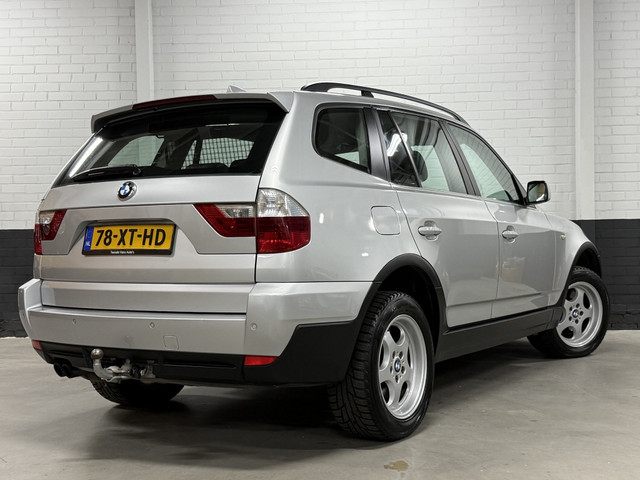 Foto 3 van BMW X3 2.5si Executive Youngtimer! PDC/Leer/Carplay/Alarm/Plaatje van een auto!