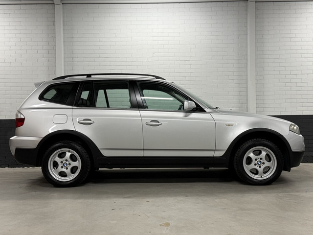 Foto 4 van BMW X3 2.5si Executive Youngtimer! PDC/Leer/Carplay/Alarm/Plaatje van een auto!