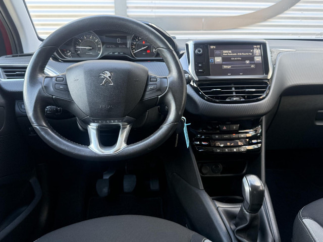 Peugeot 208 1.2 PureTech Allure Pano|Clima|Cruise|Stoelverwarming|APK tot 02-2027