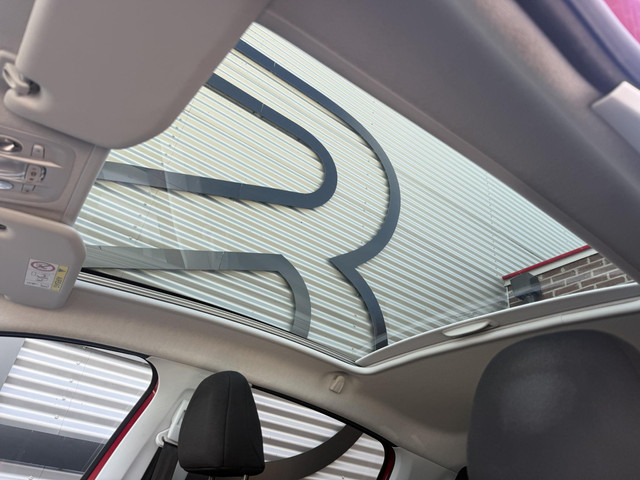 Foto 4 van Peugeot 208 1.2 PureTech Allure Pano|Clima|Cruise|Stoelverwarming|APK tot 02-2027