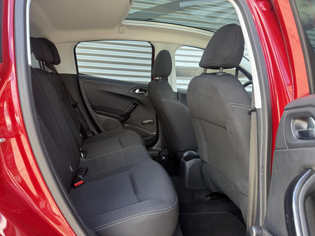 Foto 8 van Peugeot 208 1.2 PureTech Allure Pano|Clima|Cruise|Stoelverwarming|APK tot 02-2027