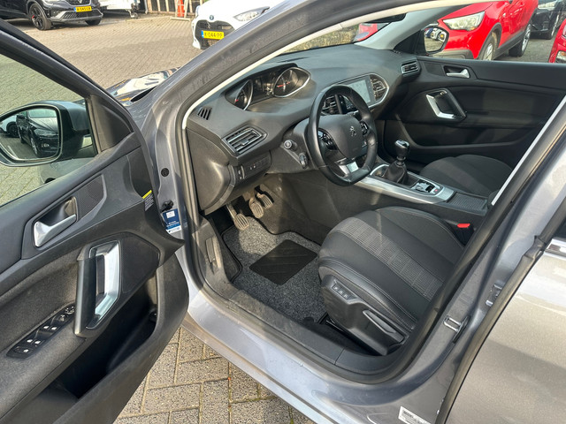 Foto 9 van Peugeot 308 SW 1.2 PureTech Blue Lease Allure , navigatie , pdc voor en achter met camera , stoelver