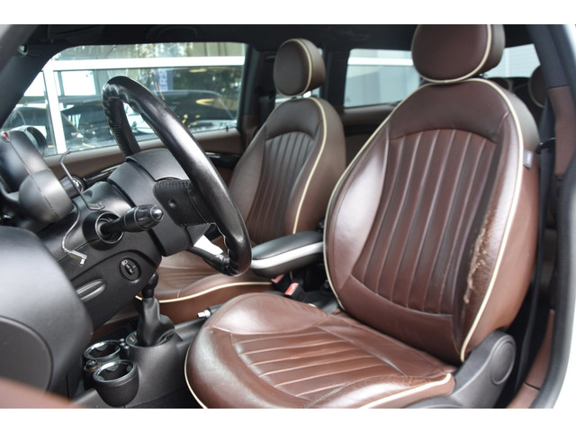 Foto 2 van Mini Clubman 1.6 Cooper Chili | Panorama | Leder | Stoelverw. | NAP